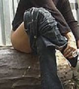 Pussy golora Saui pussy pissing Legs piss