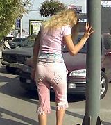 Pussy pissing cage Women peeing jeans Beal pussy pissing